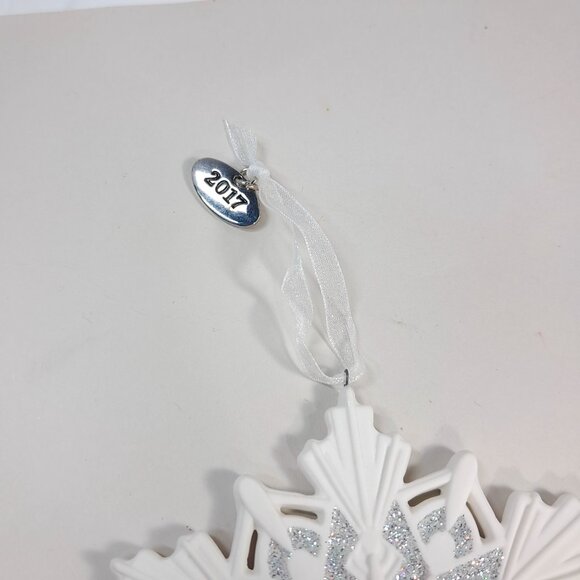 Hallmark 2017 Snowflake Ornament Porcelain white & box Ruth Donikowski Christmas - Picture 3 of 9